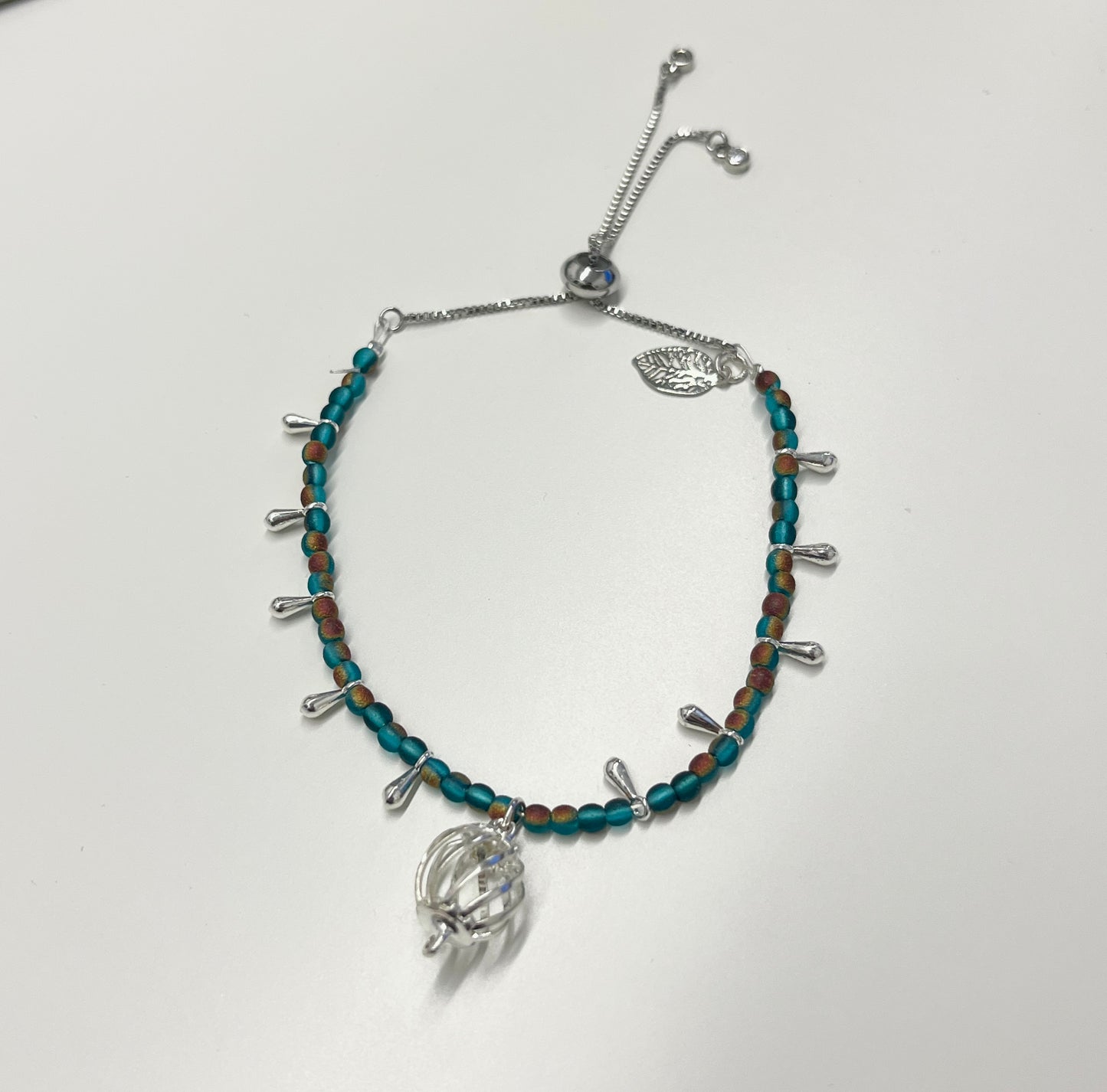 Claire Nedzela - bracelet de pierres précieuses multicolores