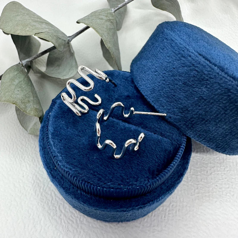 Wavy Hoops (boucles ondulées)