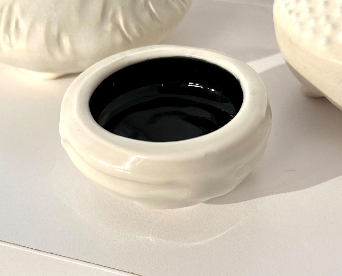 Petit bol noir et blanc