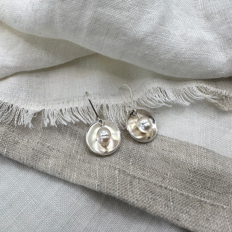 Glow, Pearl Earrings (boucles d’oreilles avec perle)