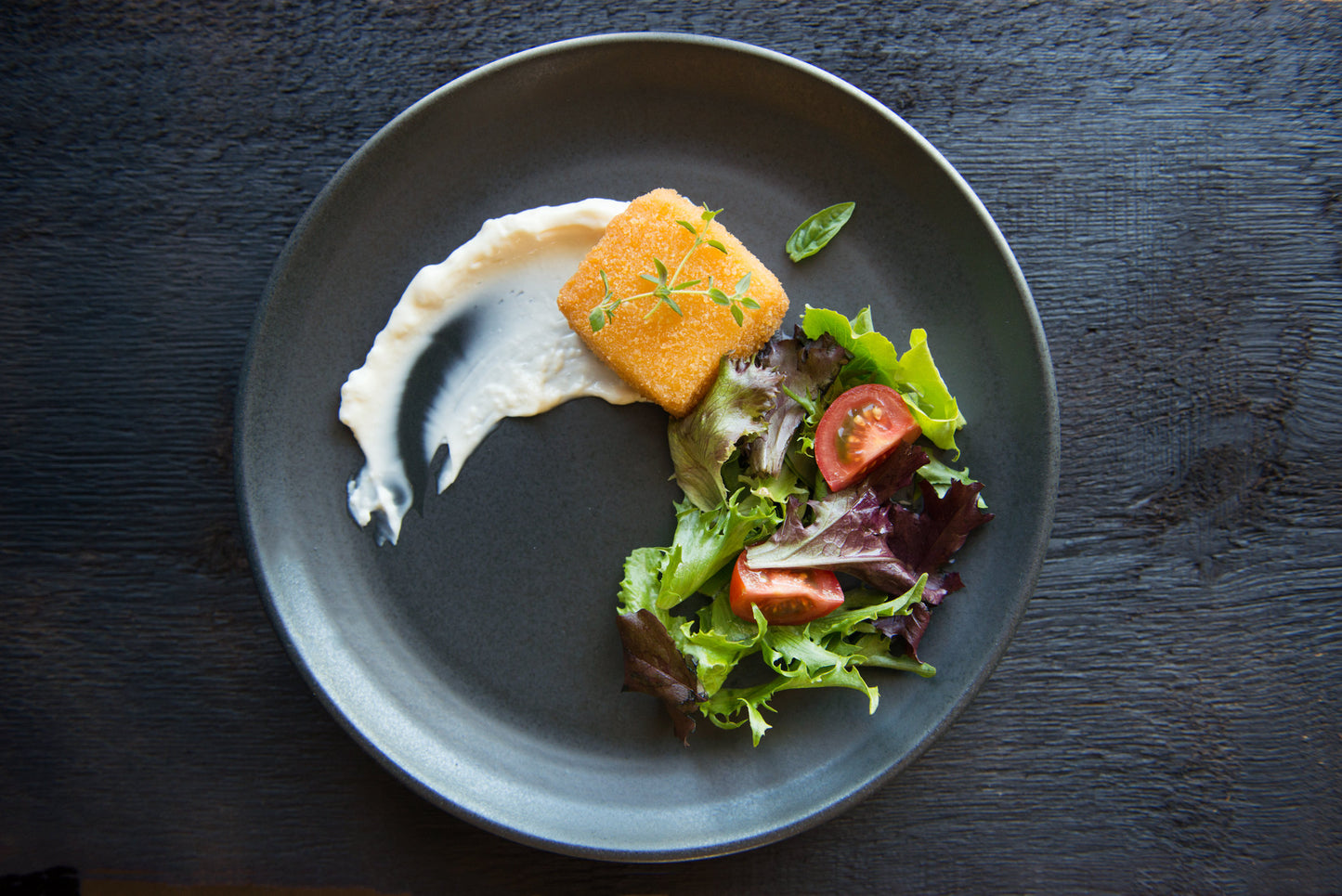 Plate (medium): Essential Collection (Black)