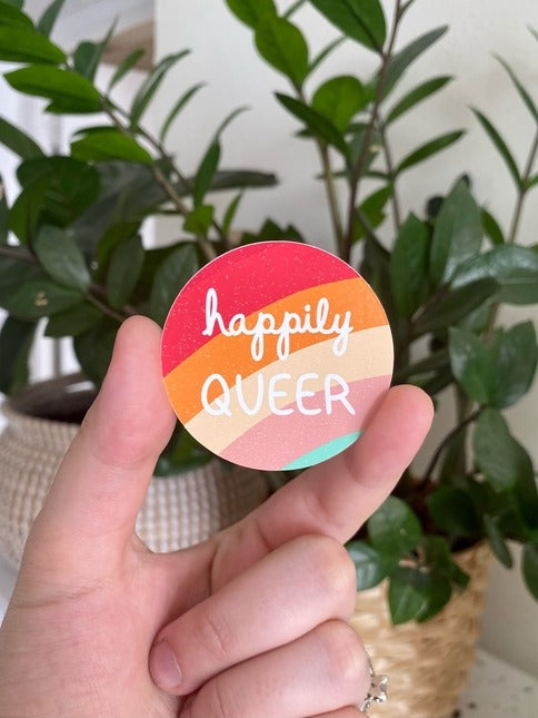 Autocollant Happily QUEER