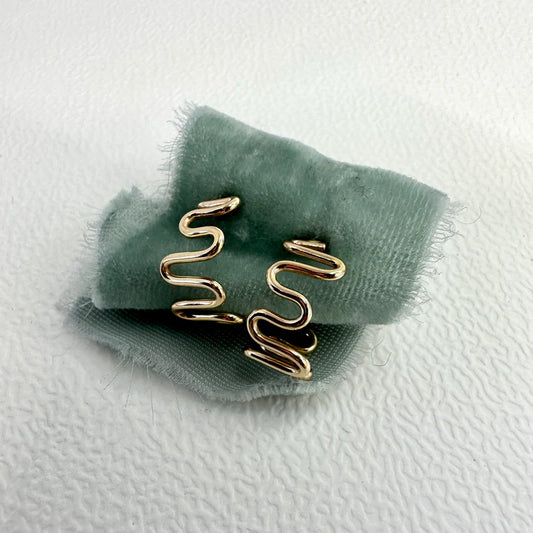 Wavy Hoops (boucles ondulées)