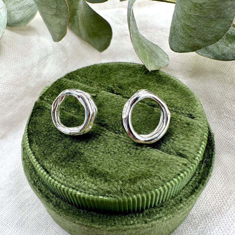 Circle Melt Studs