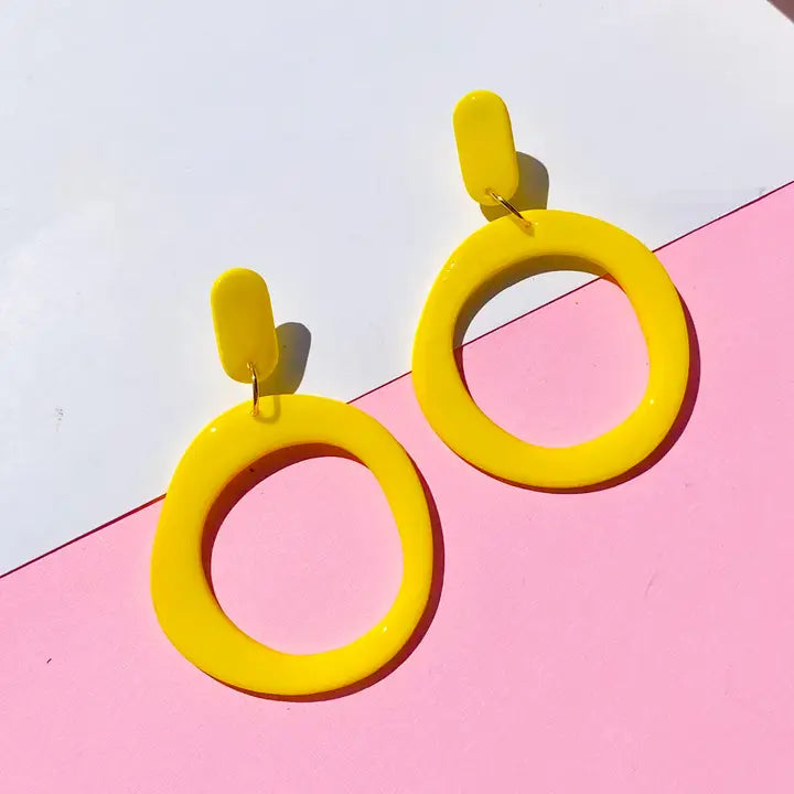 Boucles d'oreilles créoles fines en jaune citron