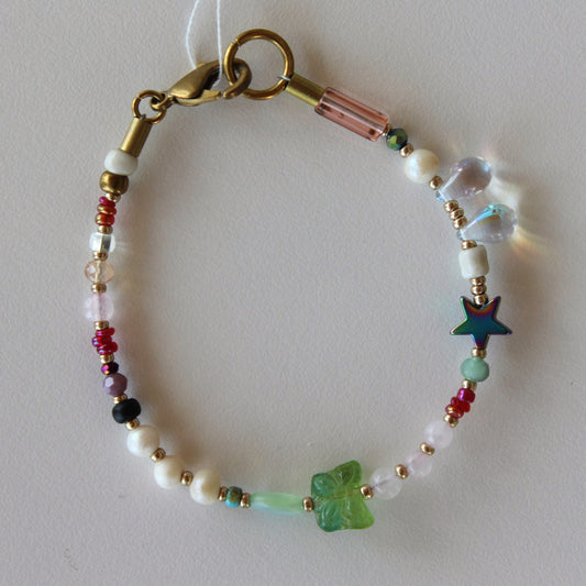 Lisa Wilson, bracelet papillon vert et bleu